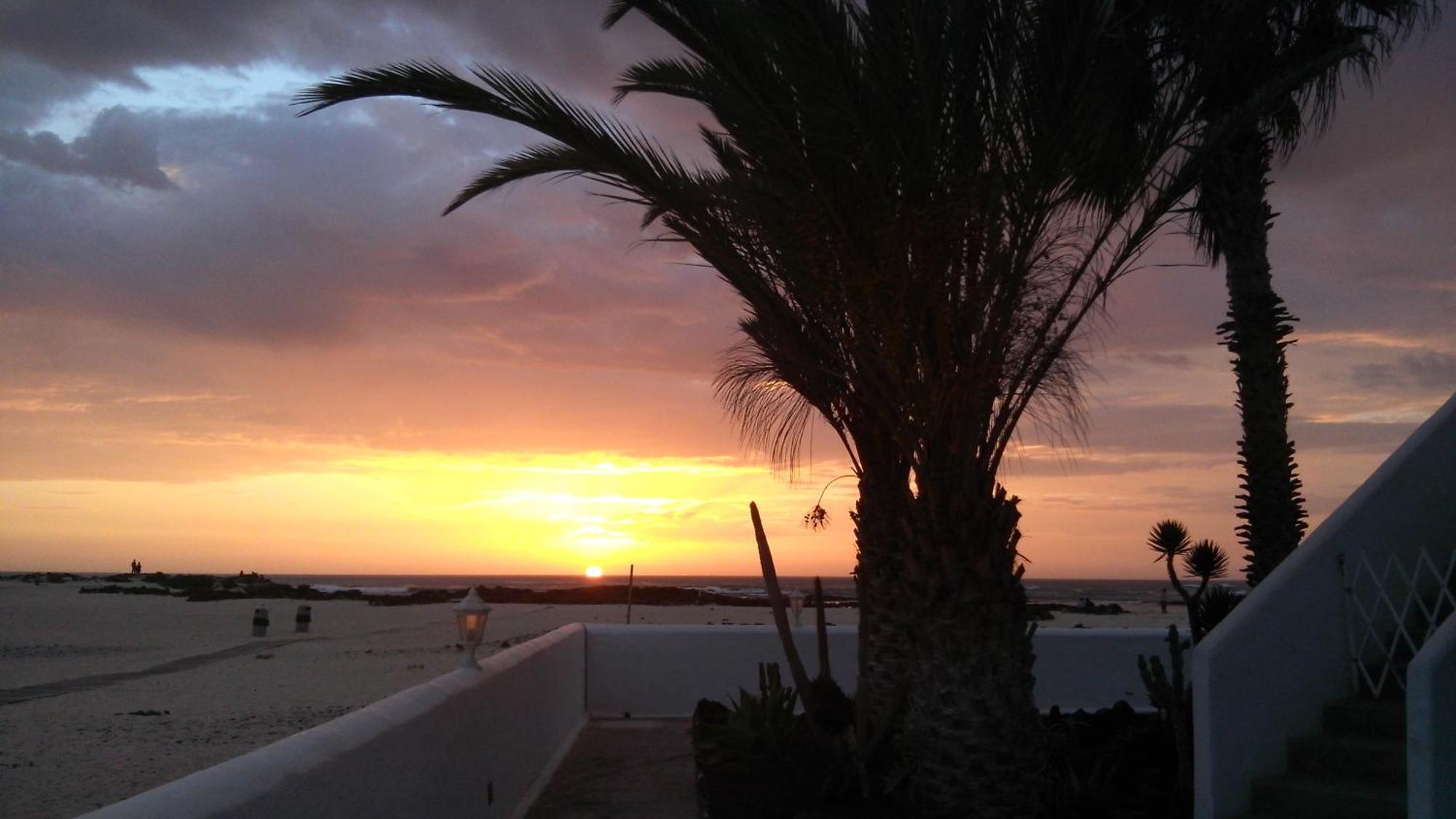 Apartamento Nire Lula en la misma playa Cotillo Exterior foto